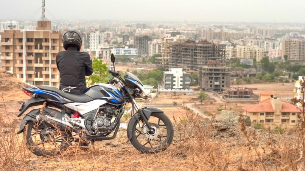bajaj-discover-125-commuter-bike-power-mileage-review-india