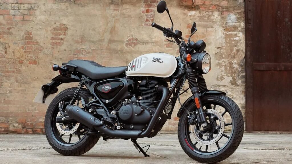 Everything About Royal Enfield Hunter 350: Fuel Efficiency, Colours & Cost